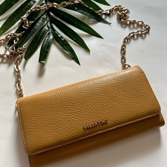 VALENTINO BY MARIO VALENTINO
Juniper Dollaro Pebbled Leather Wallet On Chain - Picture 3 of 9